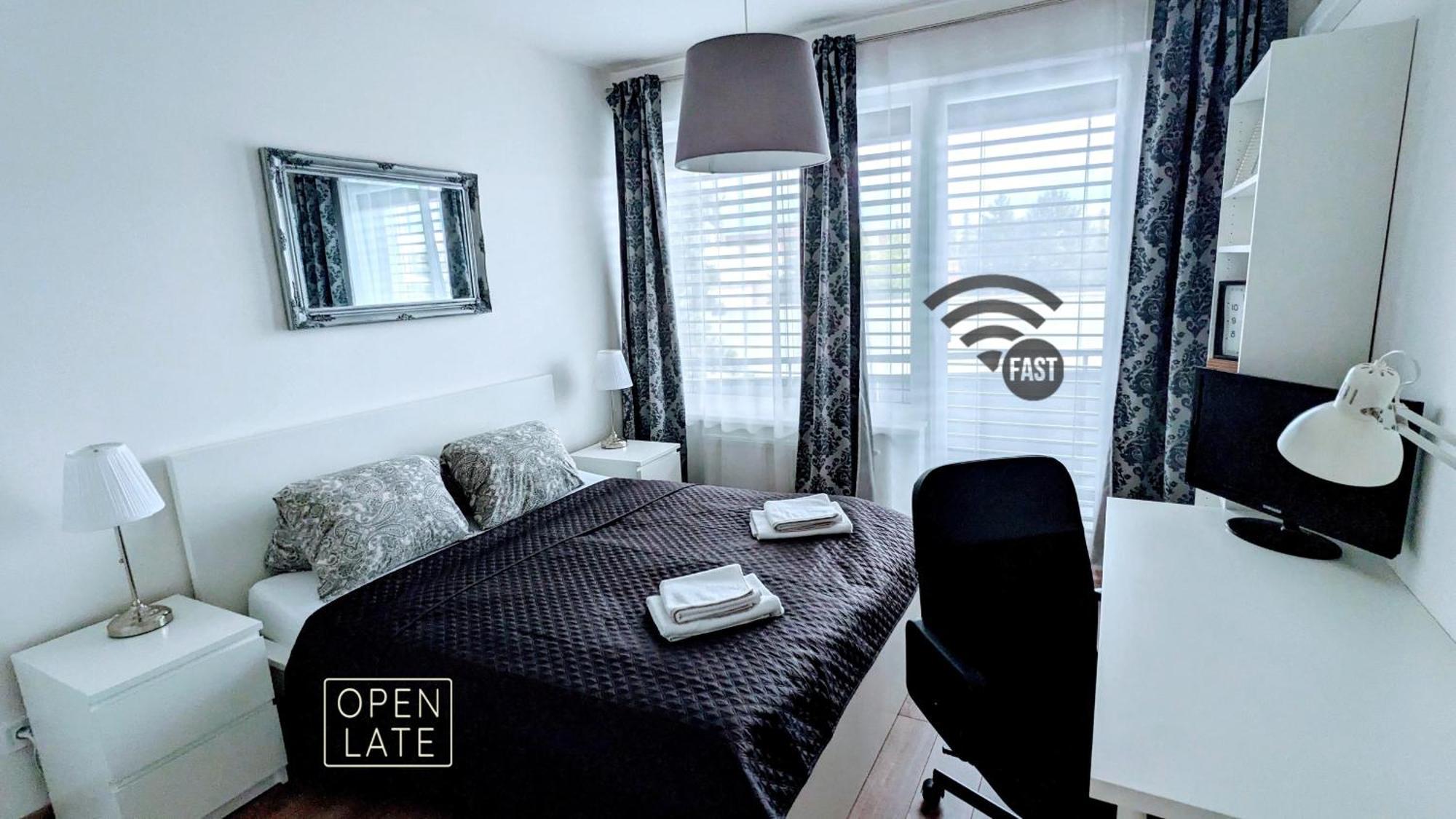 E2 Luxury Oldtown Apt - 2X Parking, Foodstore, Pcscreen, Netflix, Unlimited Music, Crib, Babychair, Fastwifi, Aircon Kosice Luaran gambar