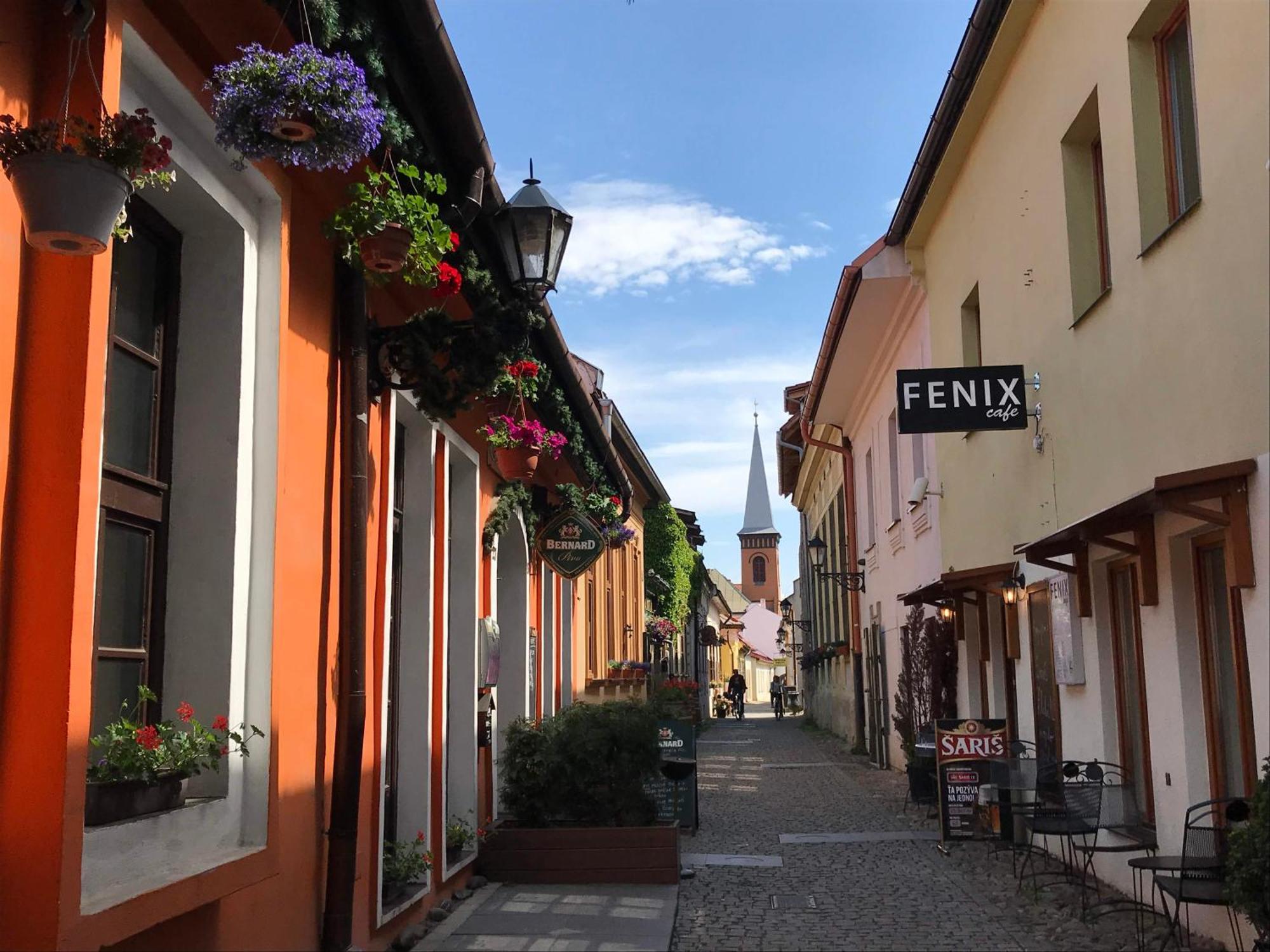 E2 Luxury Oldtown Apt - 2X Parking, Foodstore, Pcscreen, Netflix, Unlimited Music, Crib, Babychair, Fastwifi, Aircon Kosice Luaran gambar