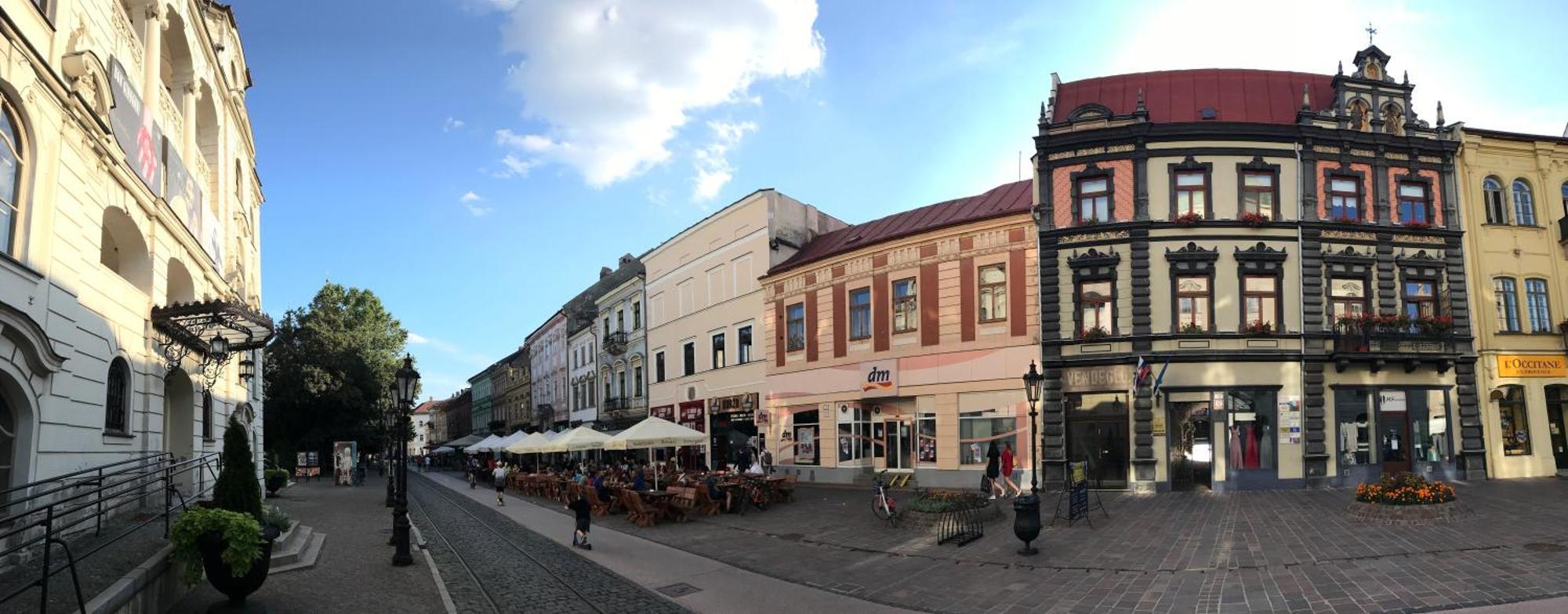 E2 Luxury Oldtown Apt - 2X Parking, Foodstore, Pcscreen, Netflix, Unlimited Music, Crib, Babychair, Fastwifi, Aircon Kosice Luaran gambar